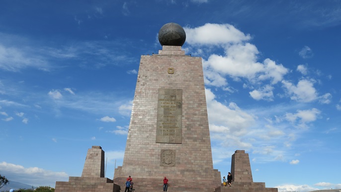 キト赤道記念碑_ガラパゴスクルーズ