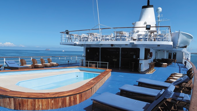 プール＆サンテラス_ガラパゴスクルーズ