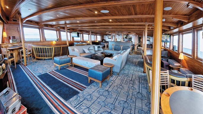 パノラマラウンジ_ガラパゴスクルーズ